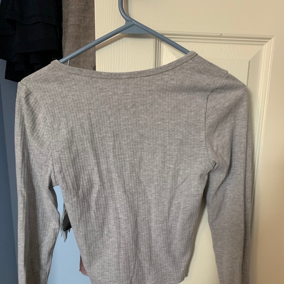 Crop top - Picture 2 of 3